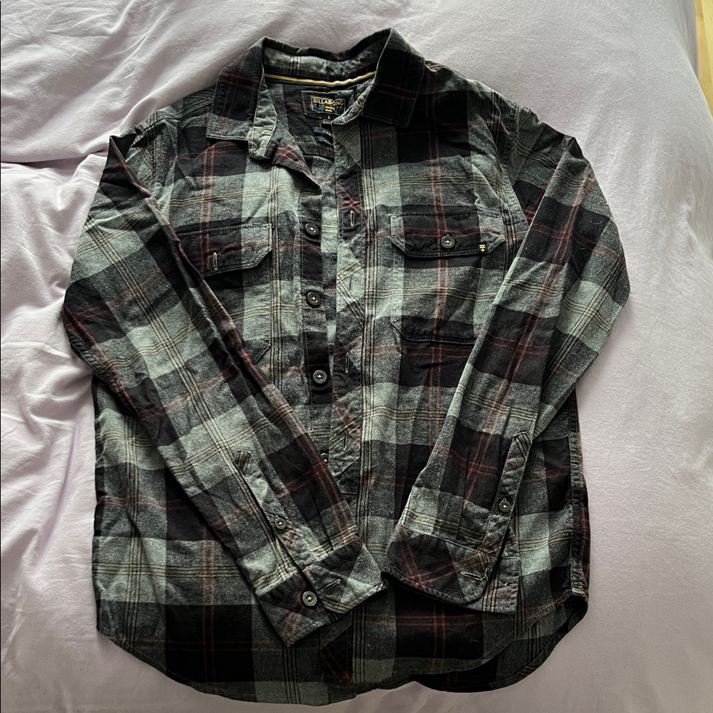 NWOT Billabong Black and Gray Plaid Casual Shirt